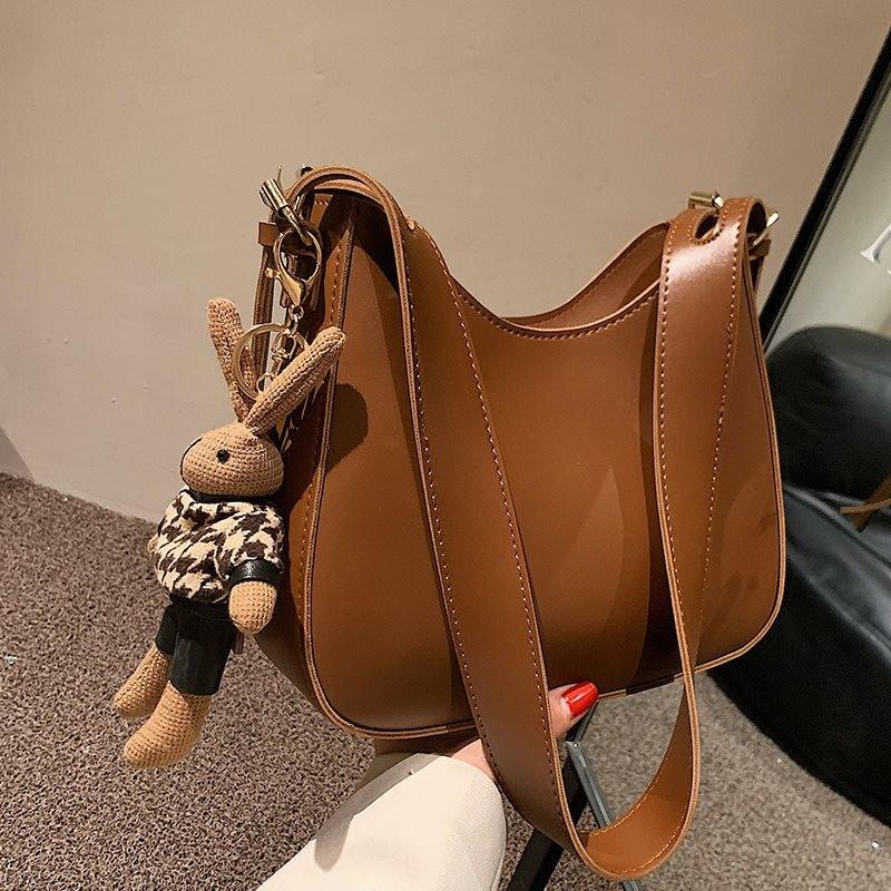 Stylish Retro Shoulder Bag For Women With Chic Design Perfect For Spring And Summer Outfits