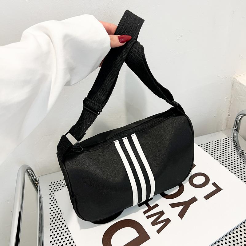 Sports Wind Crossbody Dumpling Bag Women's Large Capacity Simple Fashion Shoulder Bag Travel Work Commuter Small Square Bag