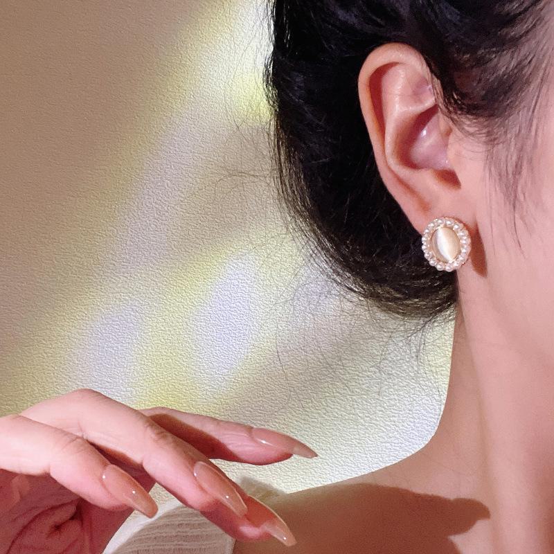 French Retro Cat's Eye & Pearl Earrings with 925 Silver for Trendy, Versatile Style