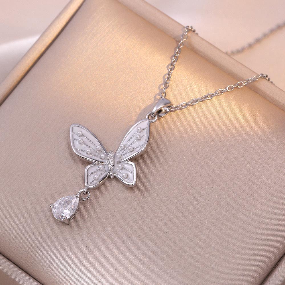 Butterfly Necklace with Color-Retaining Zircon - Fashionable, Versatile Women's Jewelry Accessory.