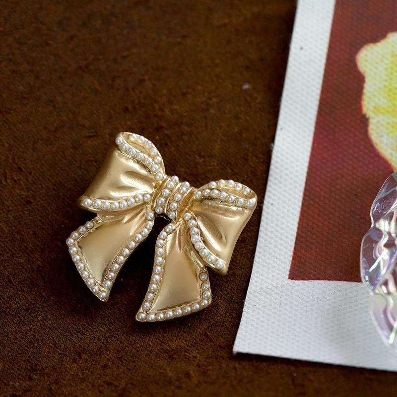 Broche Vintage Style Palais Accessoires Baroque Rétro Perle Mate Broches Pour Femme Fille Cadeau de Fête