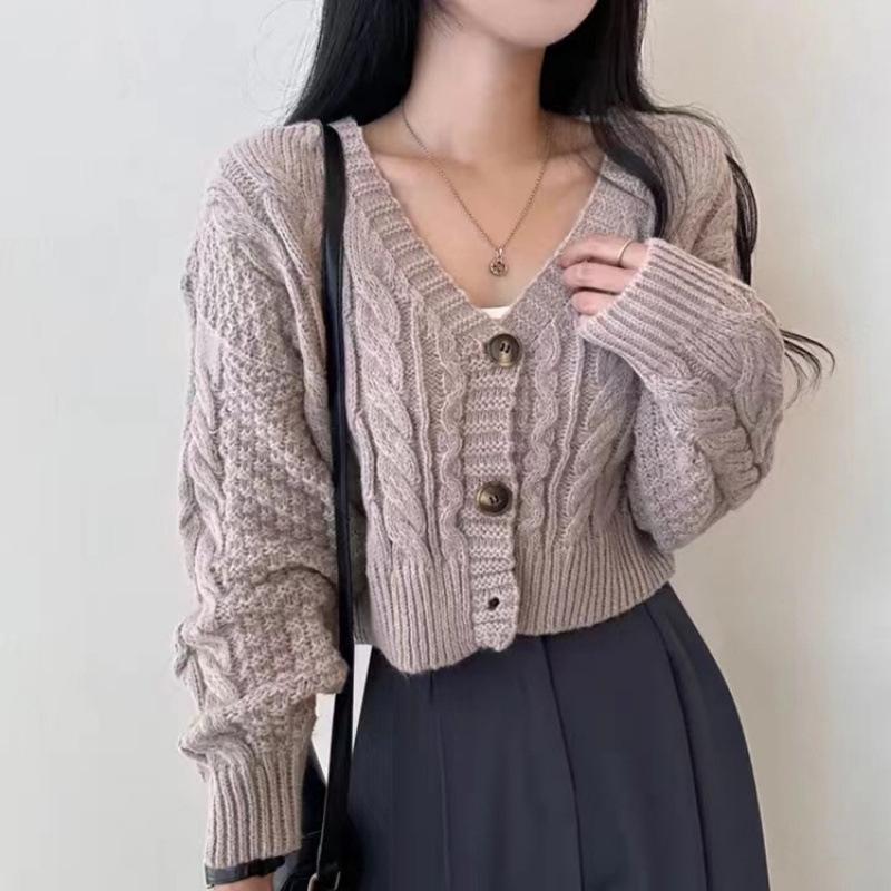 2026 Korean Autumn Slimming V-Neck Three-Button Knit Cardigan Retro Cable Long Sleeve Short Sweater Coat