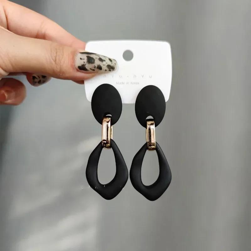 Orecchini Punk Neri Statement per Donna Vintage Brincos Geometrici a Forma di Cuore Pendenti Gioielli di Moda Orecchini Insoliti