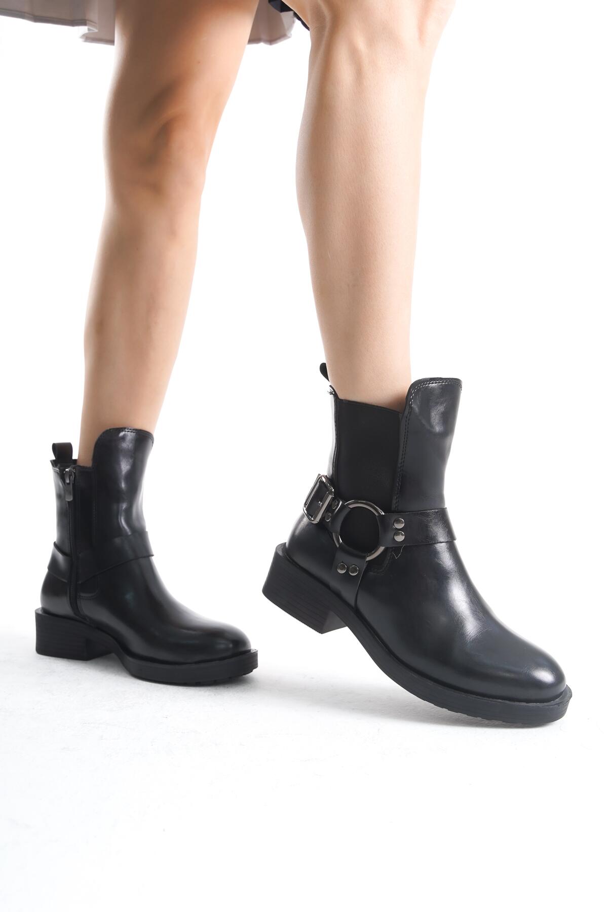 

Women s Fashion Style Special Design Buckle Detail Mini Heeled Boots 36