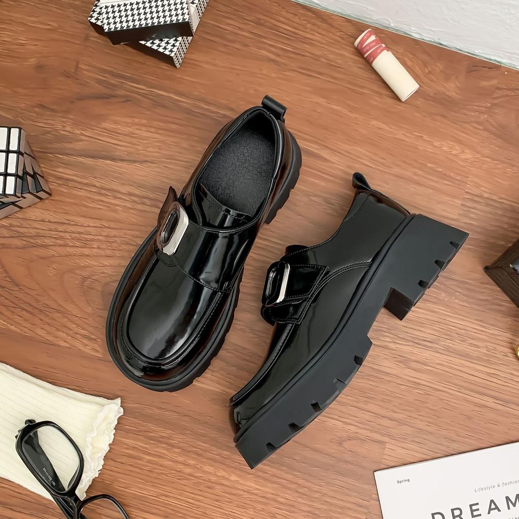 Traubenmutter Winter neue dicksohlige kleine Lederschuhe Damen tragen hochwertige polierte Uniform-Lederschuhe Damen Dickabsatz-Slipper