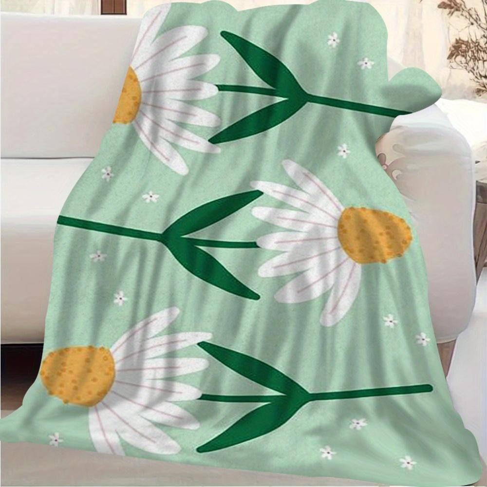 Extra Large Daisy Print Blanket - Soft & Cozy Flannel All-Season Bedspread, Vintage Cottagecore White Daisies & Yellow Centers