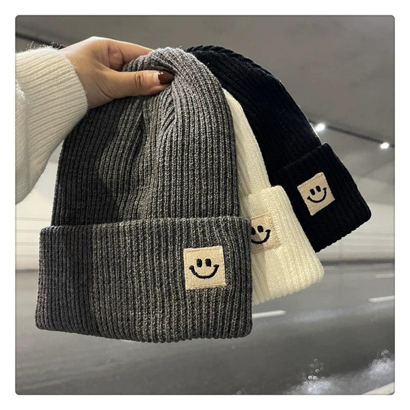 Ins Smiley Label Women's Woolen Hat, Trendy and Versatile Couple's Warm Hat, Korean Style Knitted Hat