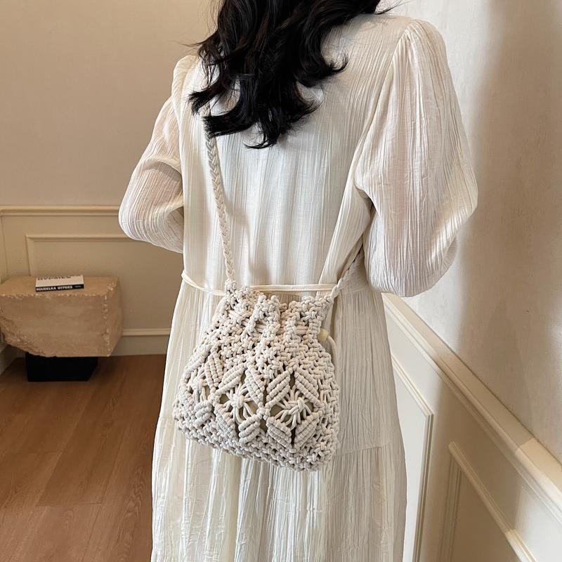 Crochet Bag Women's Bohemian Style Hollow Shoulder Bag Woven Small Bag