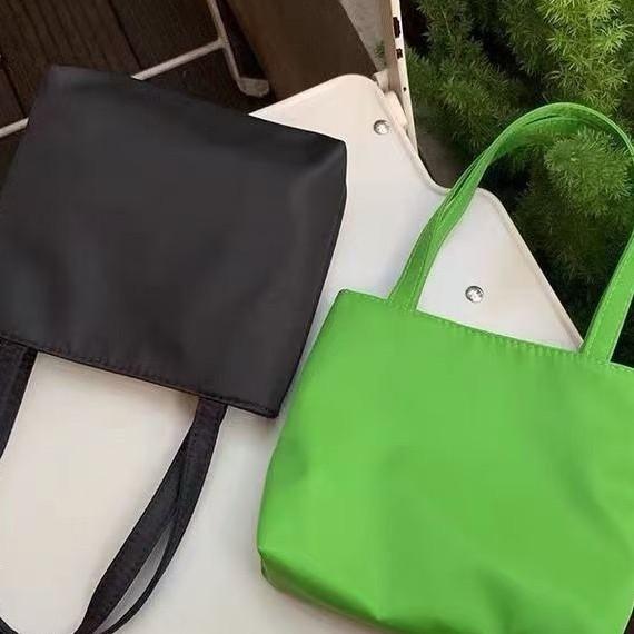 Nylon mini handbag tote women's bag is simple and portable when going out, and office workers carry small bags with new models.
