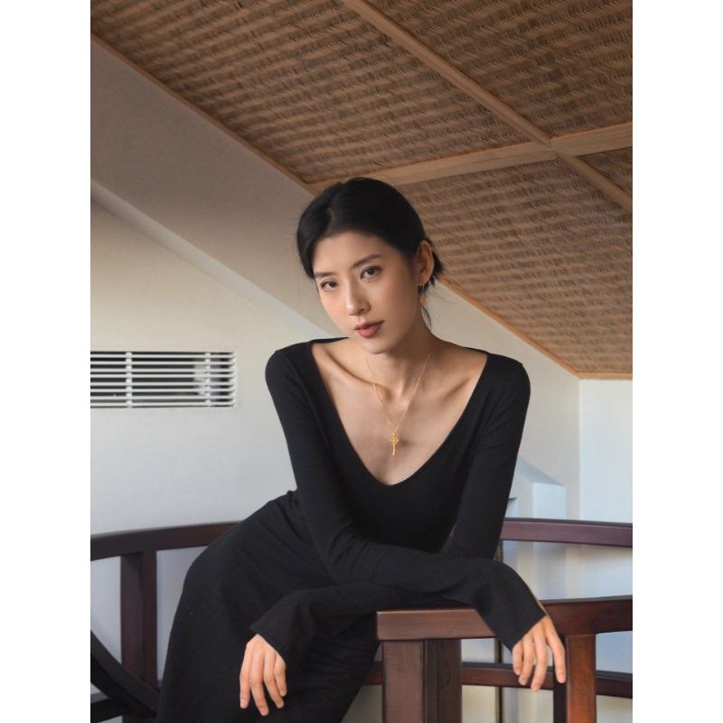 Knitted dress women's early autumn new inner fit slim and thin hip skirt black long-sleeved high-end long dress