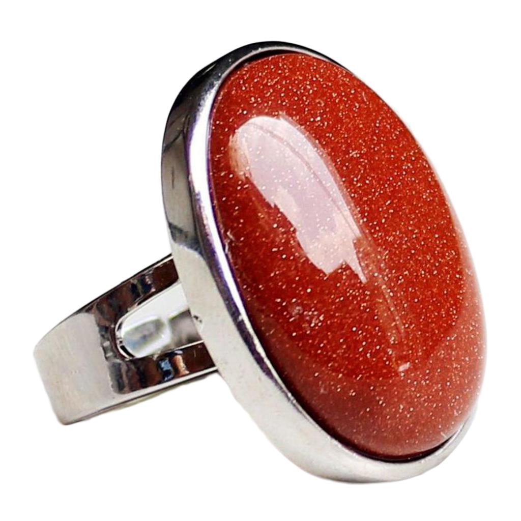 

Женское кольцо с овальным натуральным камнем