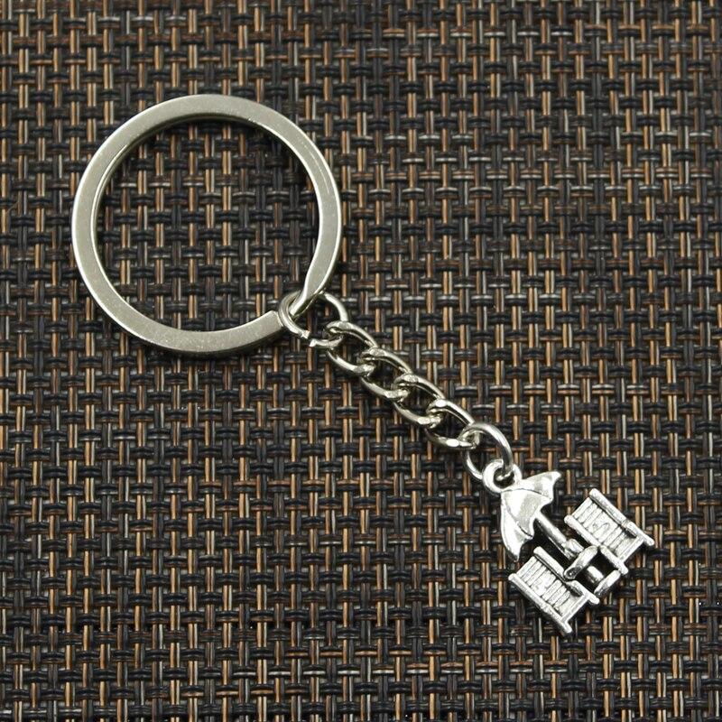 Módní 30mm přívěsek na klíče Kovový přívěsek na klíče Klíčenka Šperky Starožitný stříbrný plážový deštník 20x14mm přívěsek