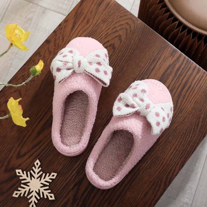 Fashion 2025 Winter New Style Women's Dot Bow Design Cute Indoor Casual Cotton Slippers Soft Soled Comfortable Warm Short Plush Deaggers