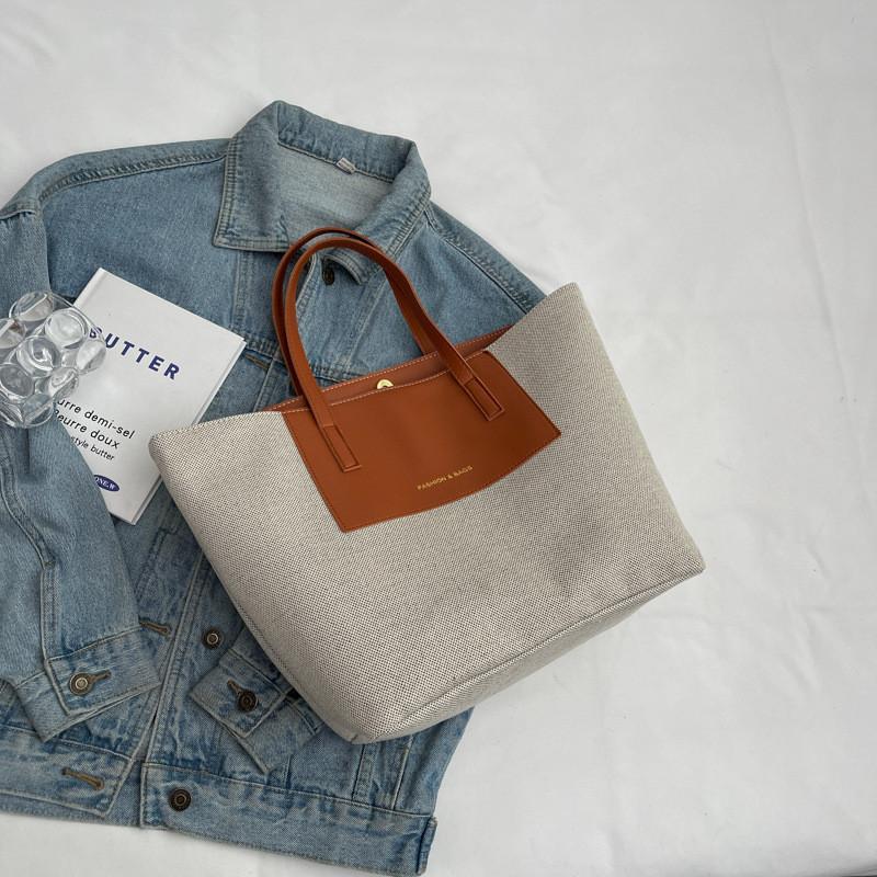 

Stylish Vintage Tote Bag For Women In Beige And Khaki Large Capacity Casual Commuter Handbag хакі