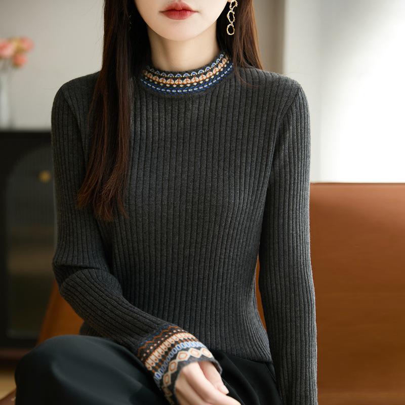 Women's Ethnic Style Jacquard Knit Sweater: Round Neck, Long Sleeve, Loose Fit - Autumn/Winter Collection