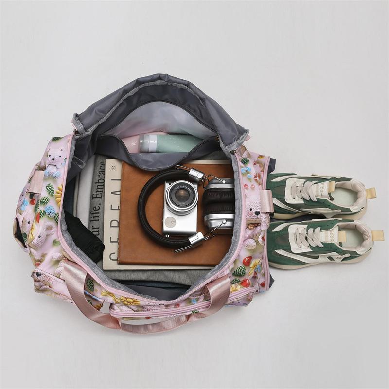 Cute travel bag women's lightweight cartoon printed travel bag large capacity hand-held short-distance luggage bag fitness bag