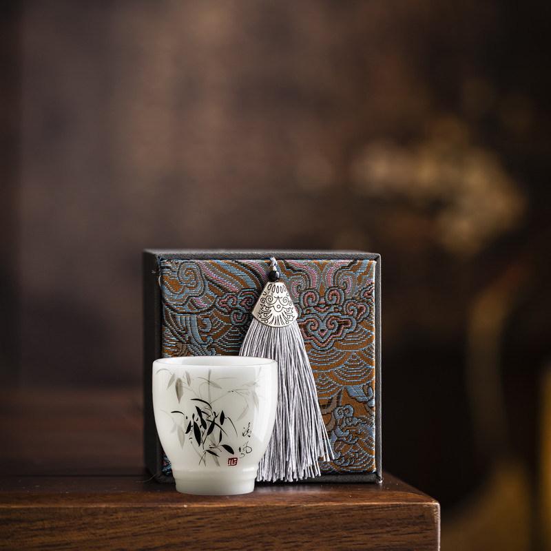 Hand-Painted Jade Gongfu Tea Cup Set with Overglaze Design – Ceramics for Tea Tasting & Gift Box Included