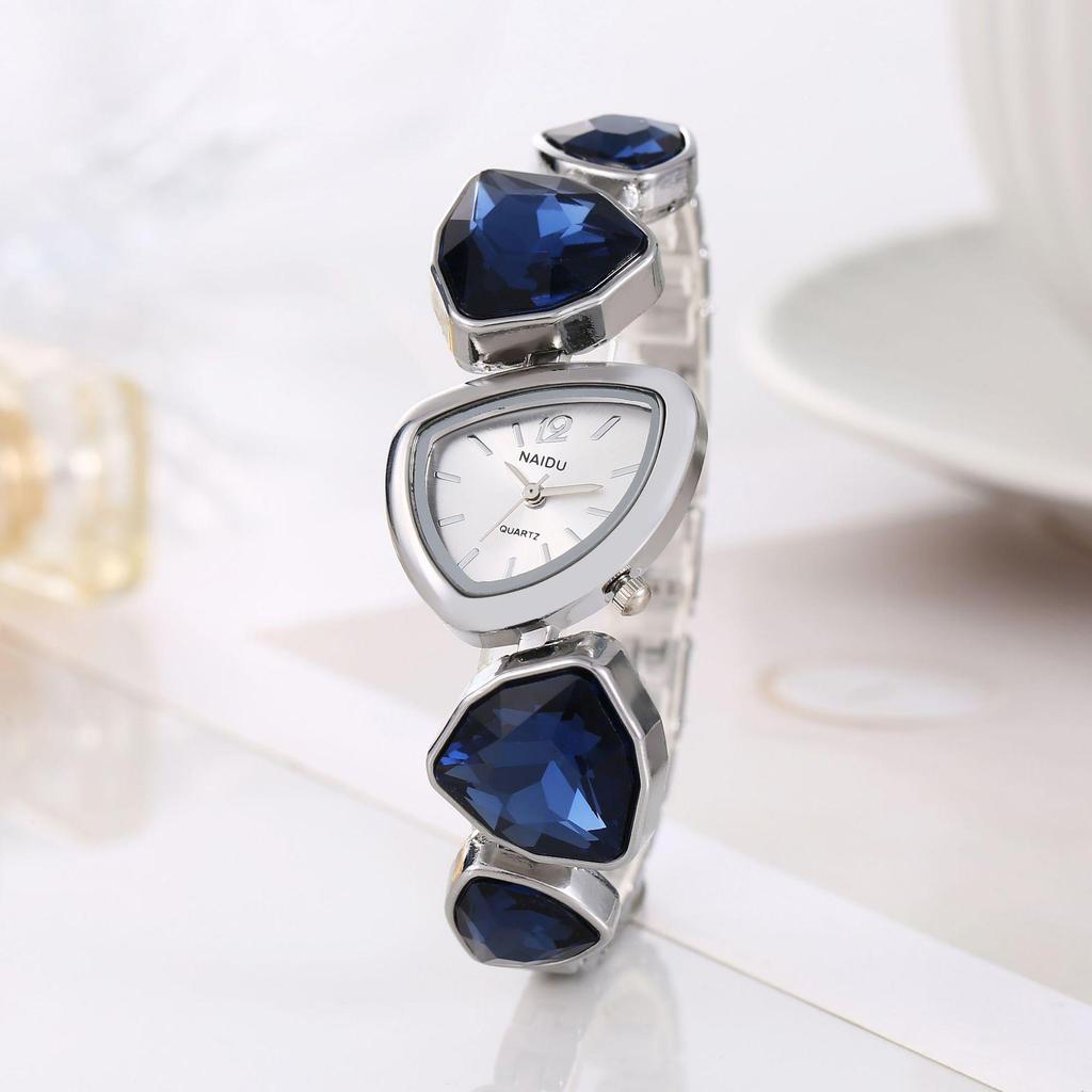 Irregular Shape Casual Easiest for Match Vintage Quartz Women Watch for Daily Wear