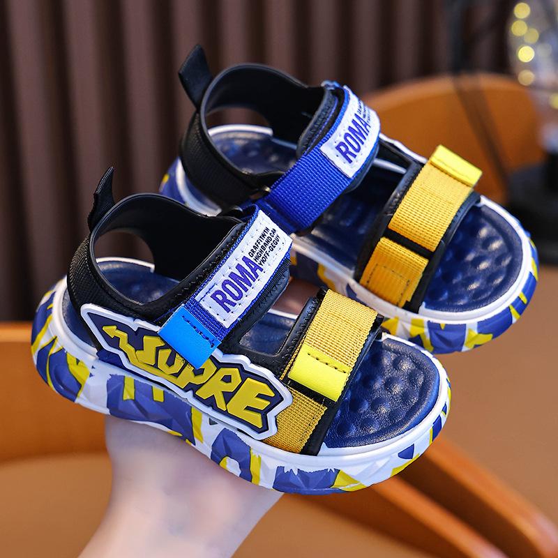 Boys' 2024 Summer Korean-Style Casual Beach Sandals with Soft Soles.