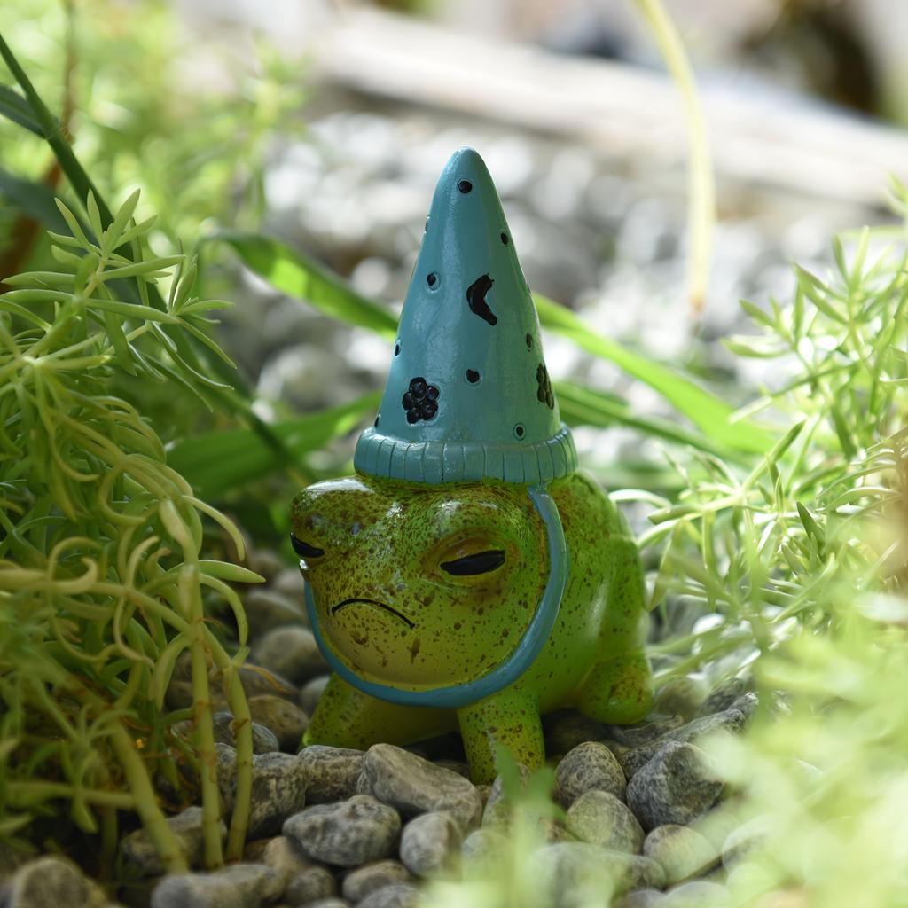 Small Frog Resin Ornaments Wearing Hats, Rural Garden Balcony Miniature Decorations, Rural Style Courtyard Accessories