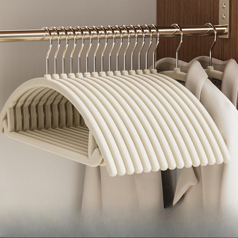 A Household Flocking Clothes Rack That Leaves No Trace and Is Anti-slip A Clothes Storage Rack That Doesn't Shed Fibers