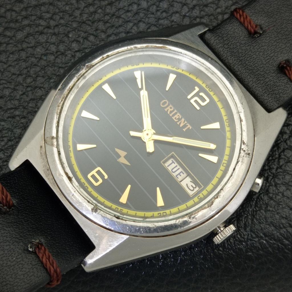 VINTAGE ORIENT AUTOMATIC 46943 JAPAN MENS BLACK COLOR DIAL WATCH A700158-5 R201-a700158