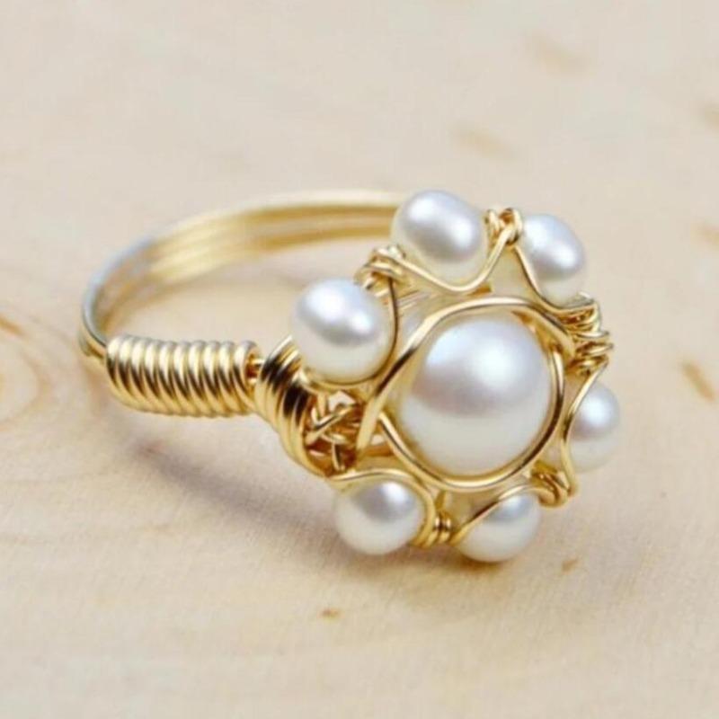 Vintage Silver Gold Color Rings for Women Trendy Round Inlaid with White Imitation Pearl Personalized Creativity Rings Jewelry