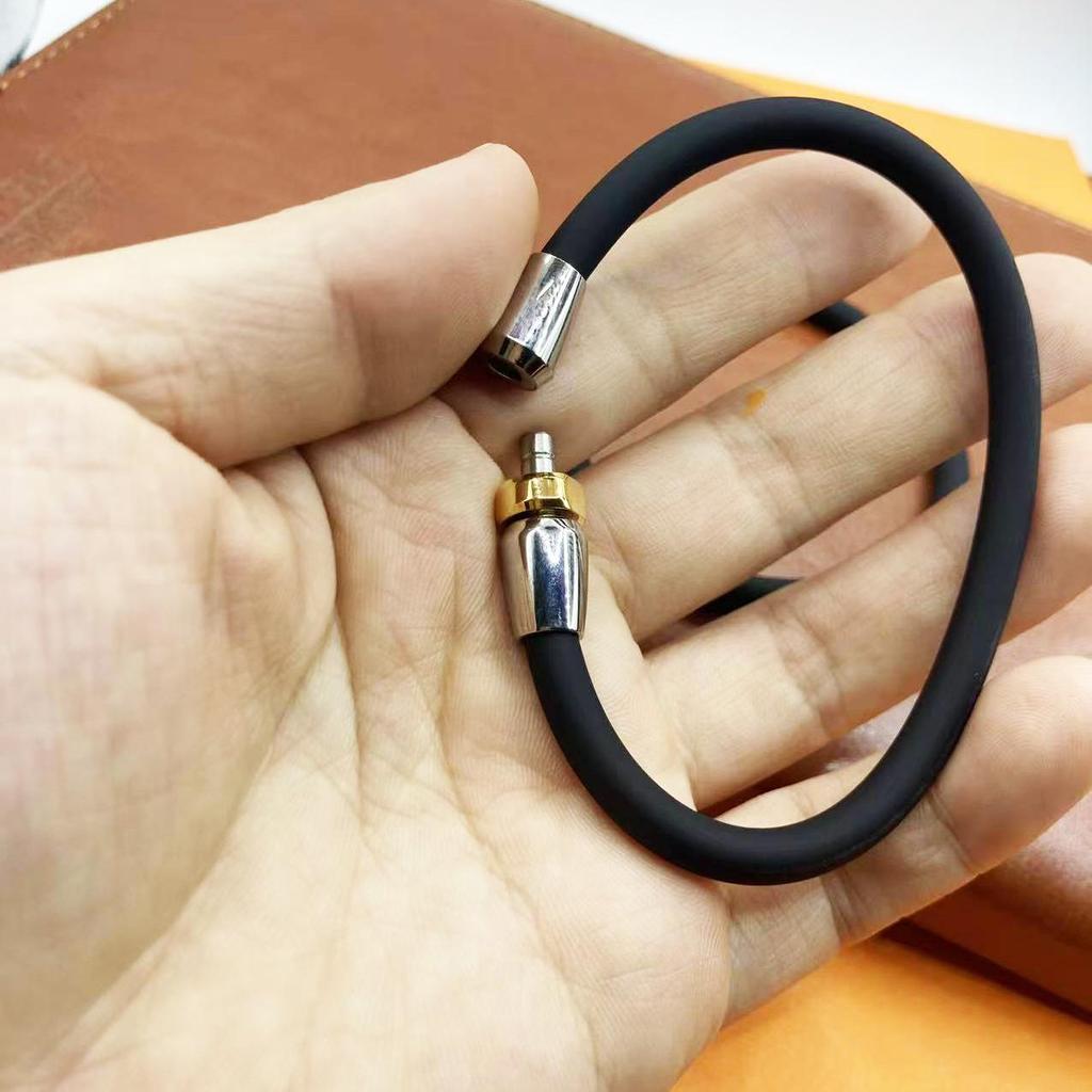 Versatile Non-Magnetic Buckle Silicone Sports Choker with Gold Titanium Ring and Buddha Amulet