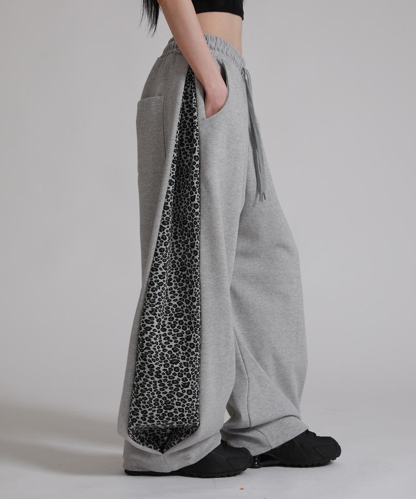 LIKE THE MOST Double-Tuck Leopard Side Over Pants_Gray