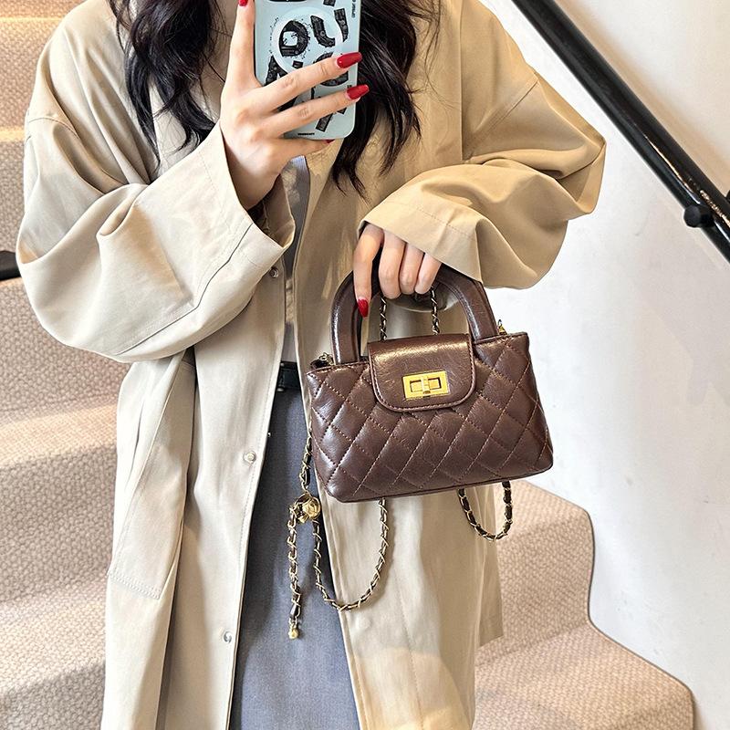 Manufacturer 2025 New French Niche Rhombus Chain Bag Spring and Summer Fashion Hand Simple Bag Commuter Shoulder