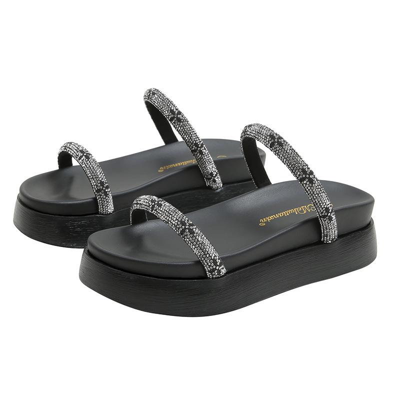 Customizable cool slippers women's summer wear 2025 new Internet celebrity fashion home seaside travel beach shoes