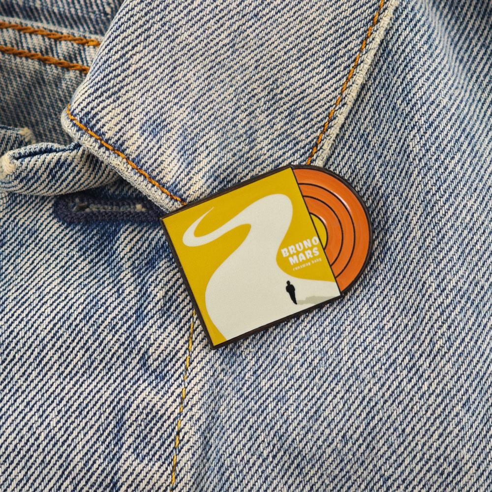 Bruno Mars Runaway Baby Brooch Yellow Vinyl Record Metal Badge Pop Music Album Enamel Pin Fan Gift