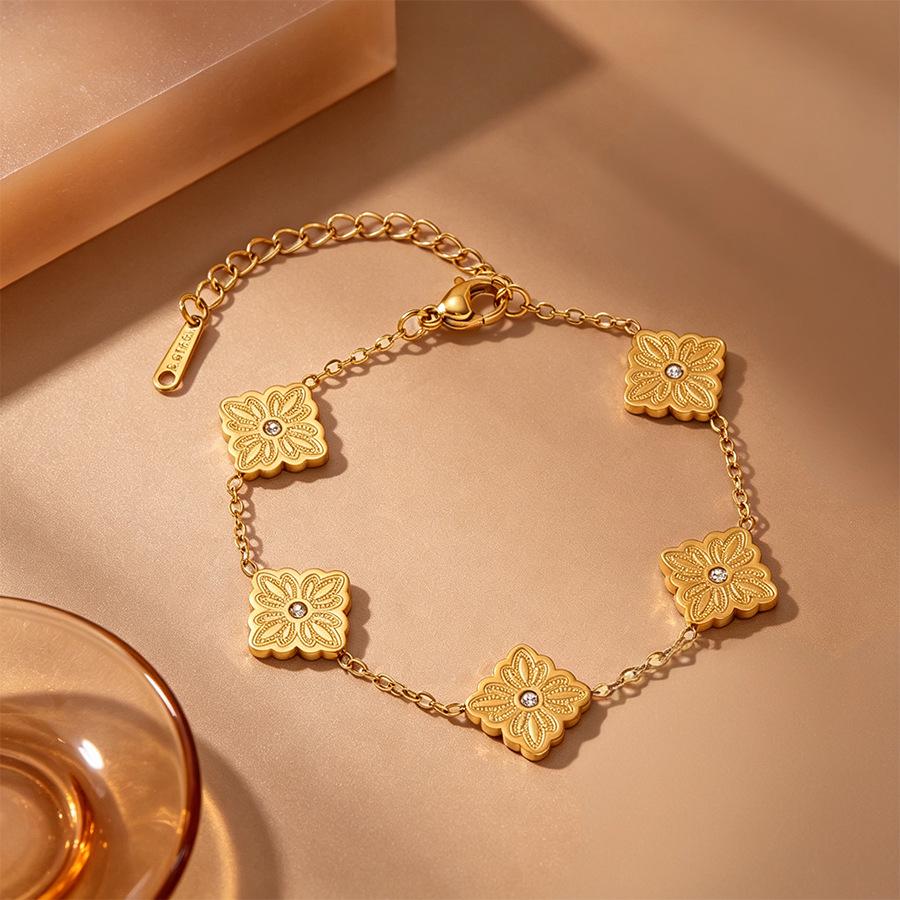 European Light Luxury Diamond Four-Leaf Clover 18K Gold-Plated Titanium Steel Bracelet Set