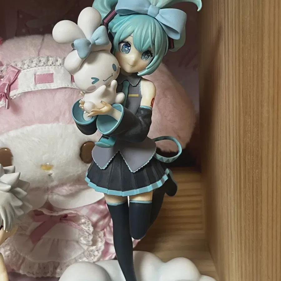 

Фигурка Хацунэ Мику Синнаморолл