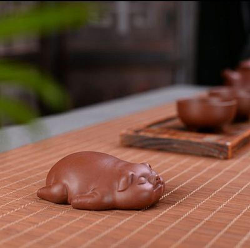 

Китайский кунг-фу пуэр фиолетовый глиняный чай питомец, милая статуэтка свиньи, чайная фигурка, украшения для рук, письменный стол, аксессуары для украшения стола