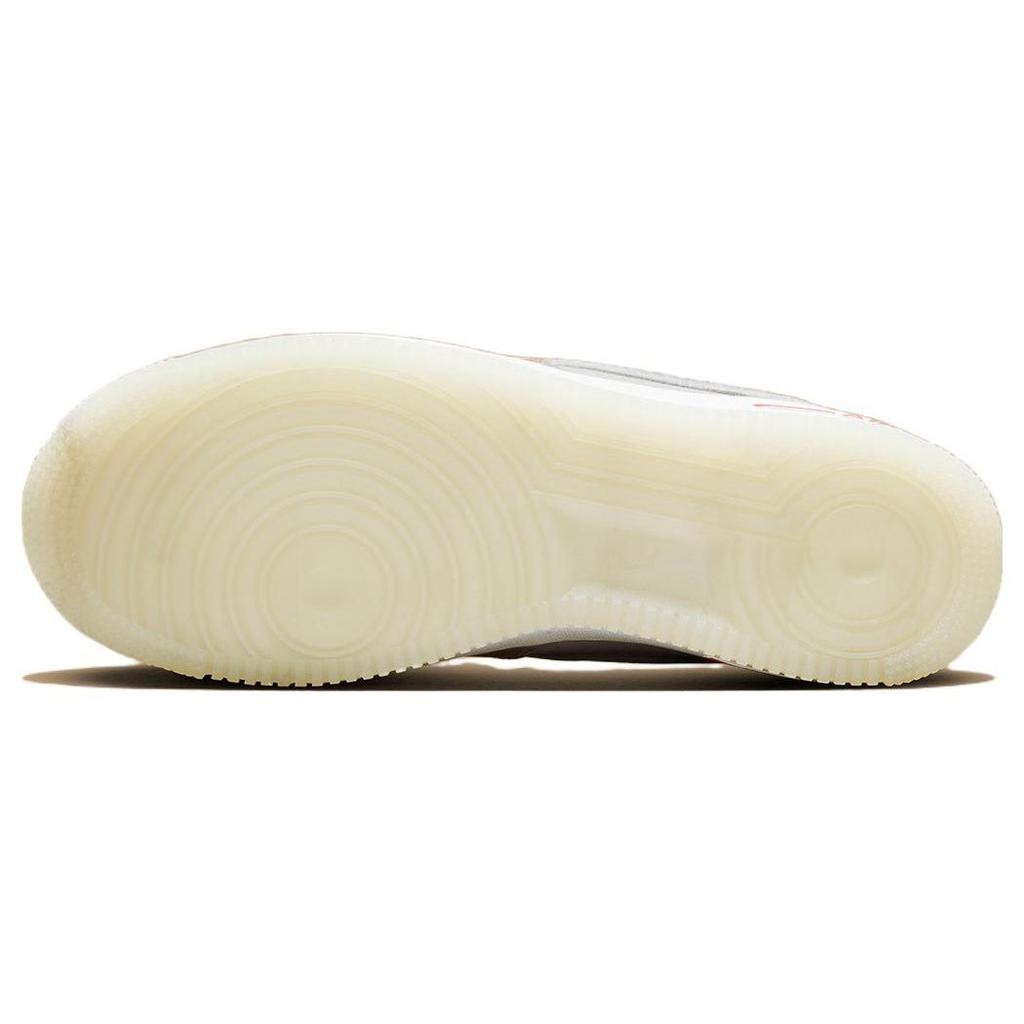 Nike Tênis Feminino Air Force 1 07 LX Ano do Coelho Marrom Sail Branco FD4341-101