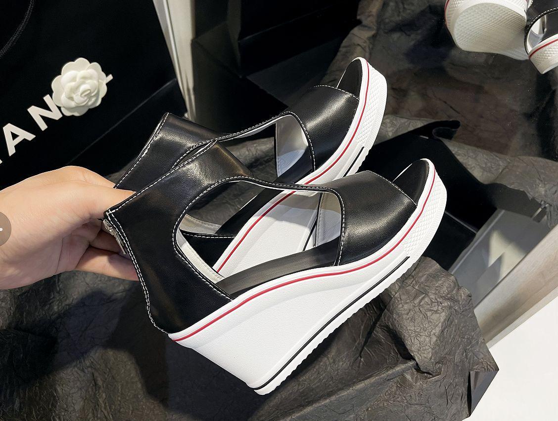 

2025 Корейская версия 8 см Весна/Лето ПУ Высокие женские босоножки с открытым носком и полым верхом на танкетке 43 чёрный