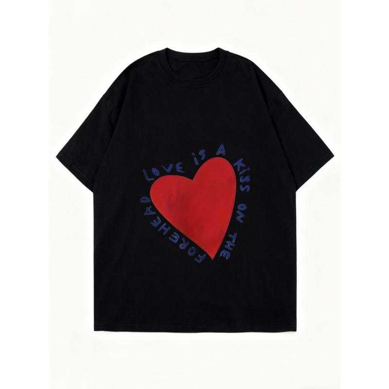 Oversize Women's Short-Sleeve T-Shirt with Red Heart and "Love is A Kiss on The Forehead" Text Print