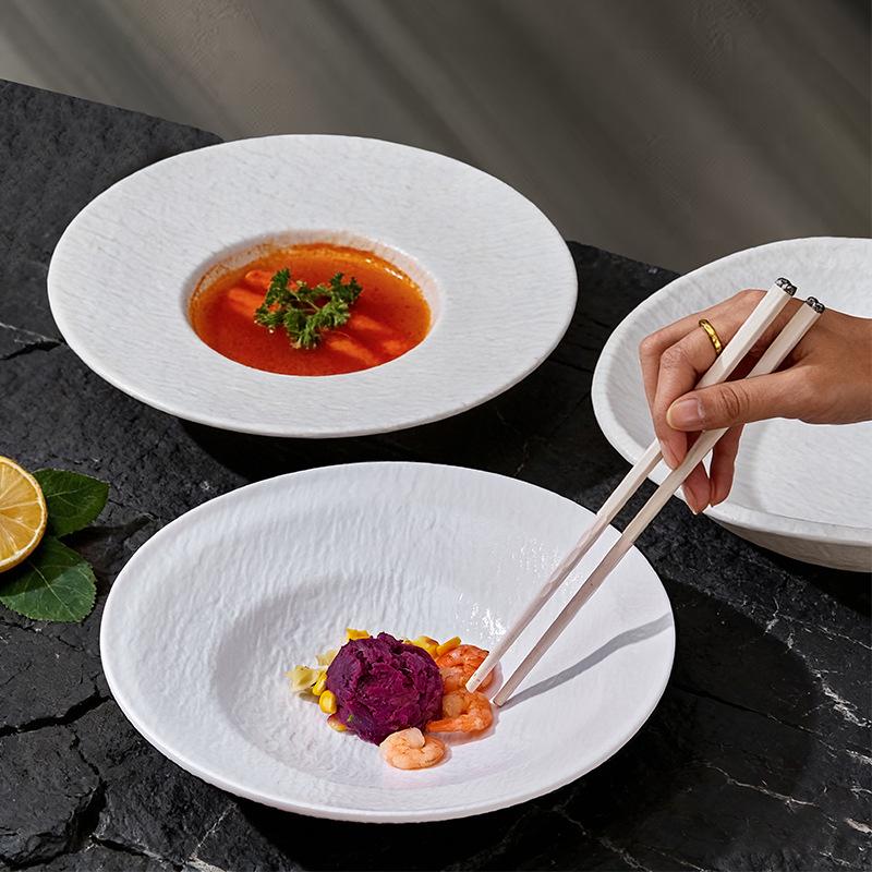 Melamine Imitation Porcelain Hat Plate: Versatile Dish for Salad, Pasta, Omurice, Noodles & Soup.
