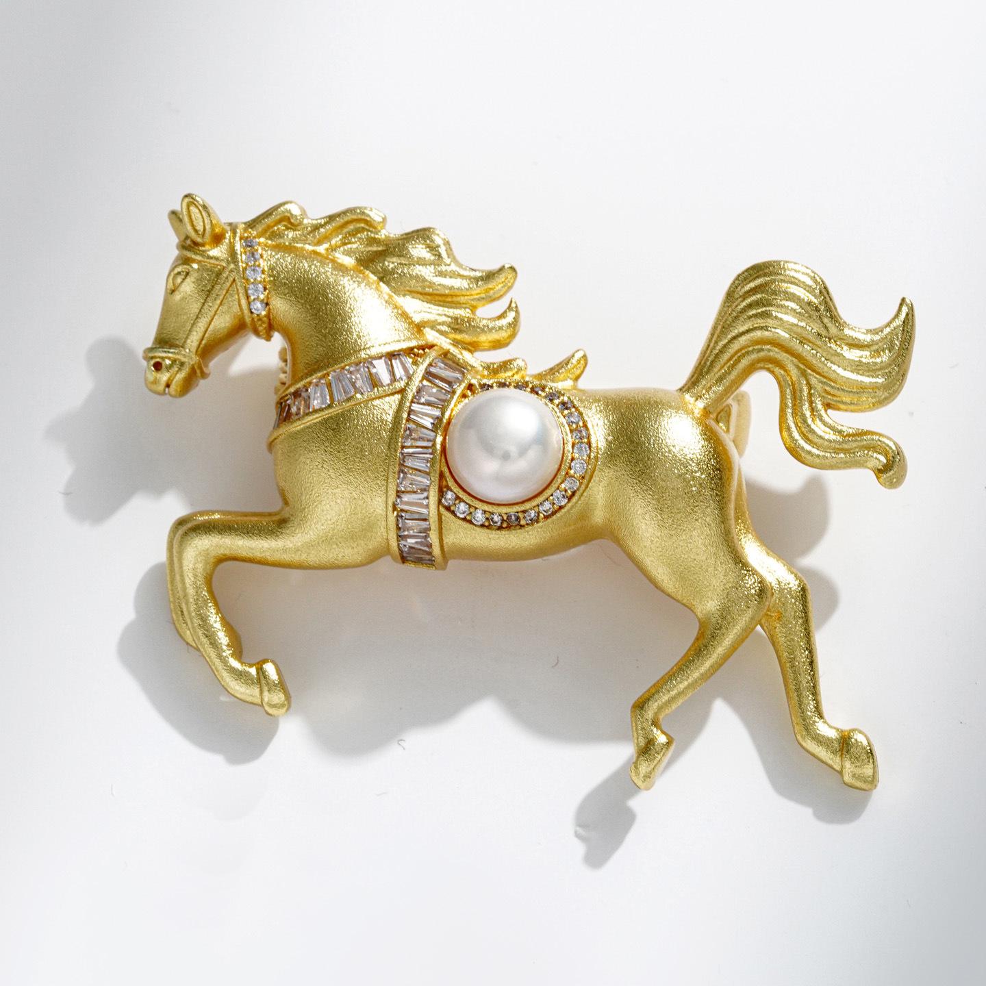 Bo Xin Yun Freshwater Pearl Horse Brooch: Elegant Accessory & Unique Birthday Gift