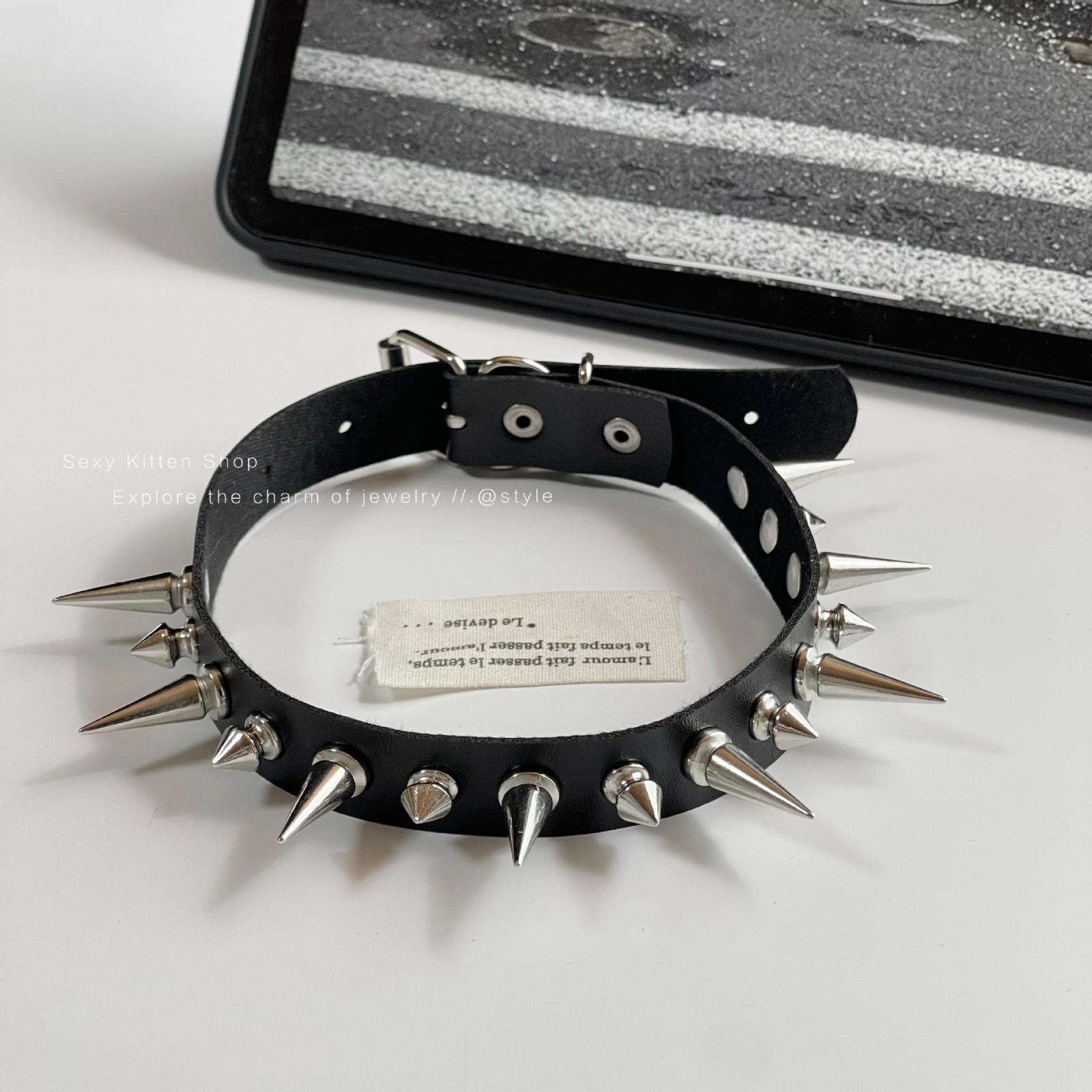 

Twisted Metal Leather Collar -punk Heart Girl Necklace One Size чорний