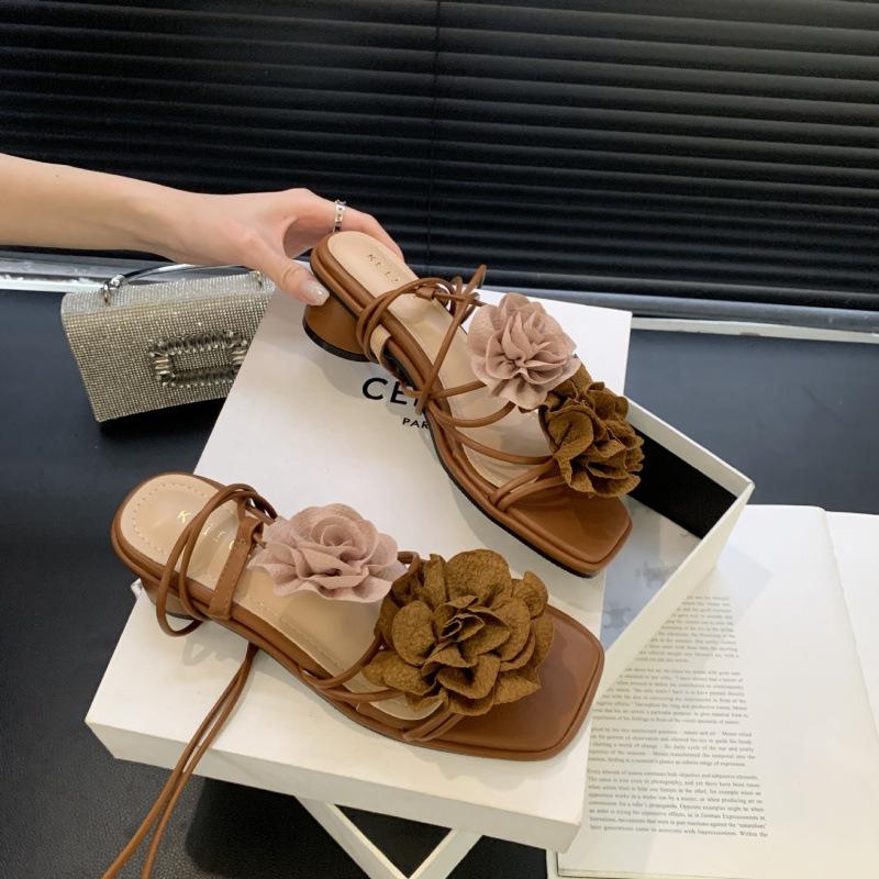 

Весна и осень 2025 новая модная модель, сандалии на толстом каблуке, французские элегантные ретро с цветочным узором и перекрестными ремешками, женская обувь 39 коричневый