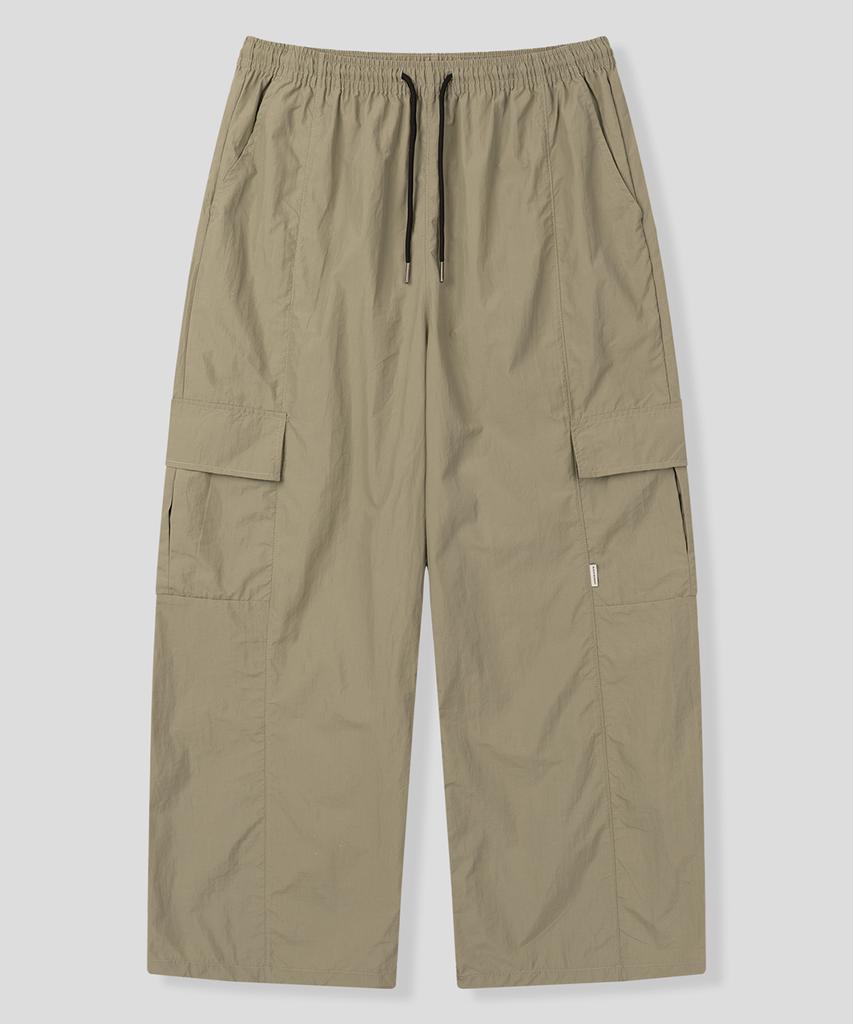 BLACK MOMENT Wide-Fit Parachute [Navy]