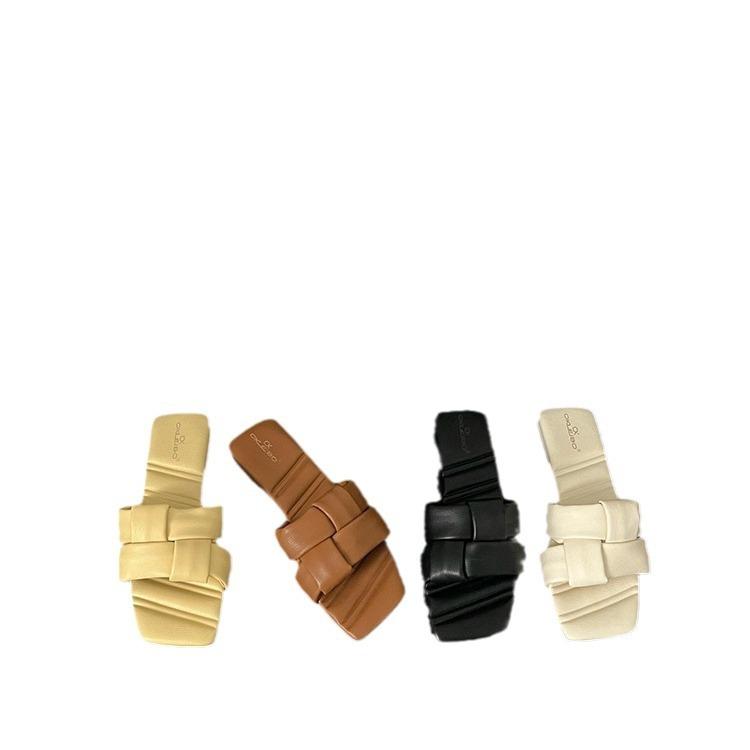 This design is amazing! Open-toed square-headed woven flat-bottomed slippers for women's wear 2025 summer soft-bottomed beach sandals