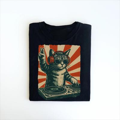 Cooles DJ Katze Comfort Colors® Shirt, Lustige Katze mit Kopfhörern, Stilvolles Geschenk für Katzenliebhaber, Einzigartiges DJ Katze Kätzchen Trendiges Grafik-Tee