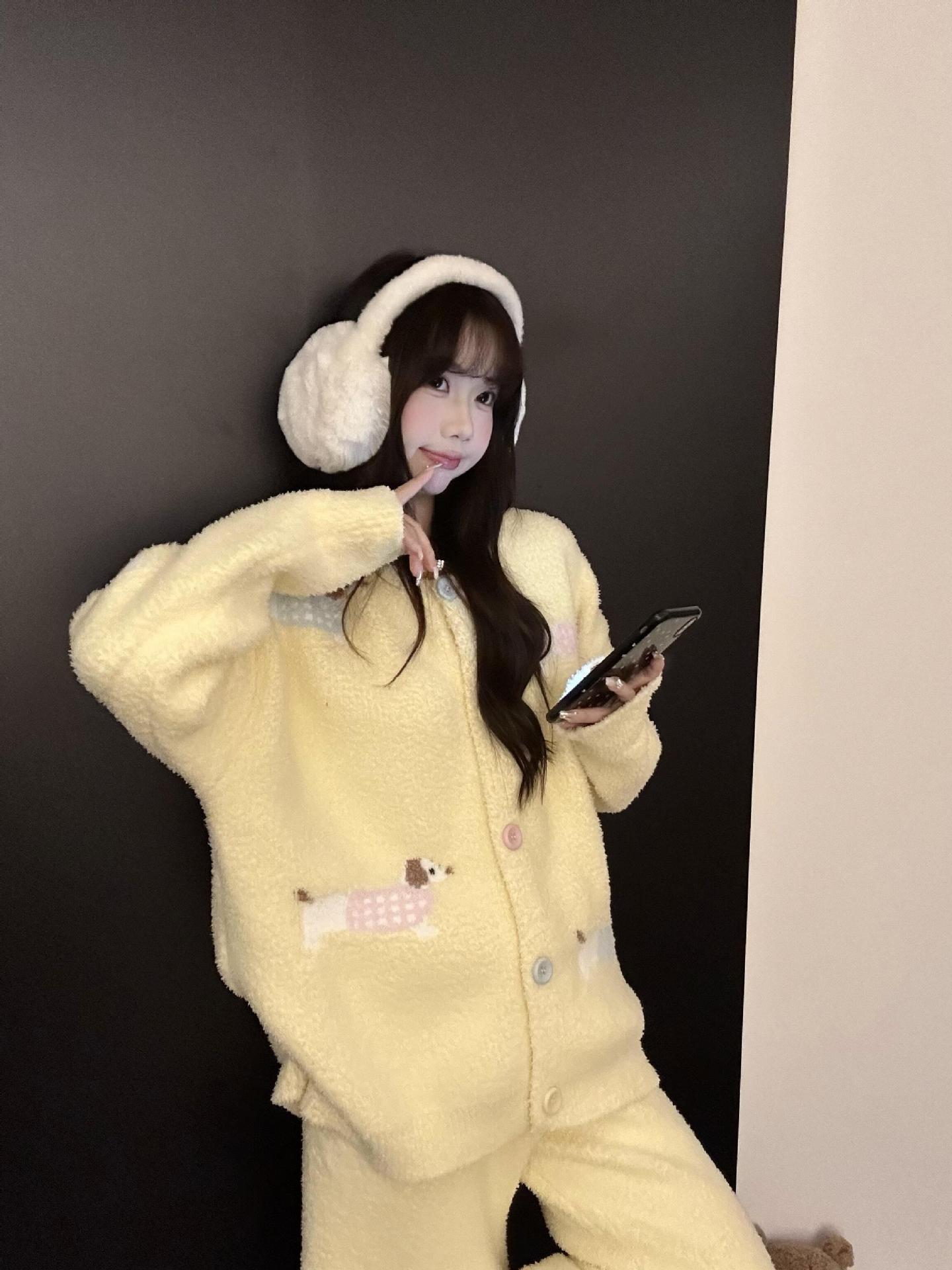 

Soft waxy cute dachshund half velvet pajamas for women s autumn and winter new warm and thickened loungewear can be worn outside in stock M