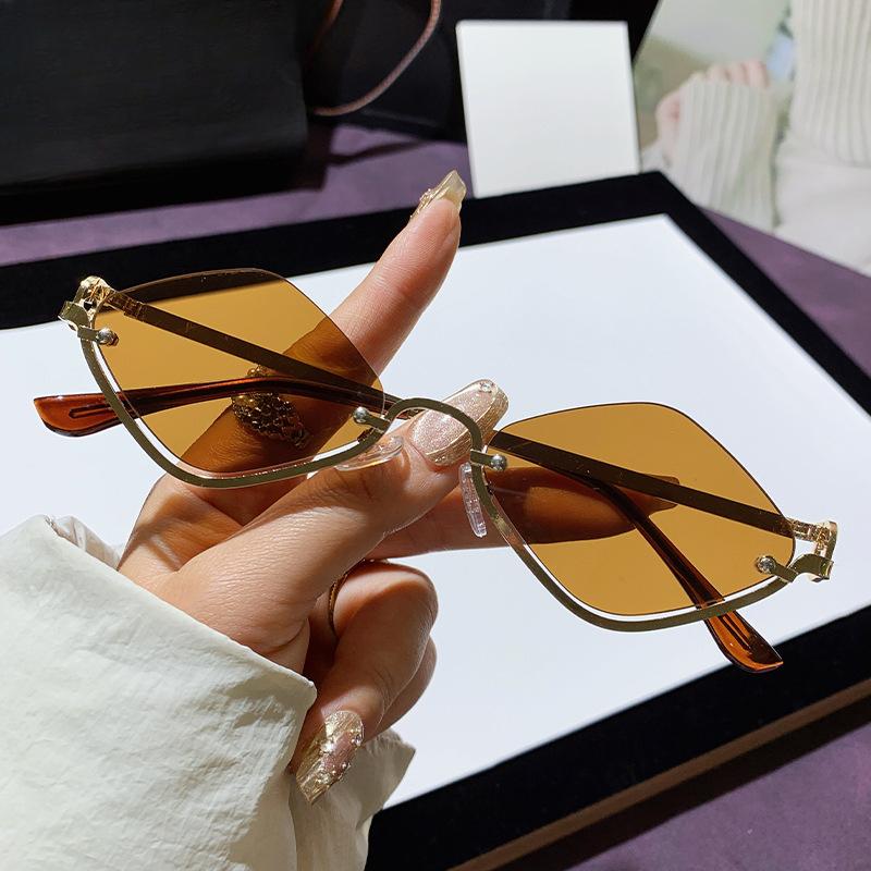 

Fashion Small Polygonal Sunglasses Women Luxury Brand Metal Half Frame Sun Glasses Ladies Hipster Sexy Cat Eye Shades Vintage