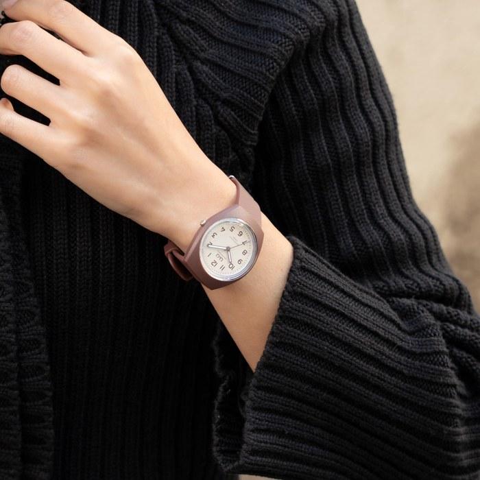 [Citizen Q&Q] Watch Q&Q Solar No Battery Change Required 10 ATM Water Resistant Lightweight Analog E11A-004VK Mocha