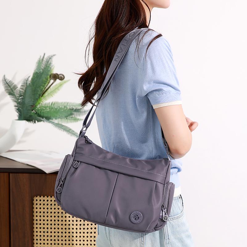 Borsa a Spalla Singola Grande Capacità Leggera Casual da Donna in Nylon Impermeabile Zaino da Pendolare Borsa a Tracolla