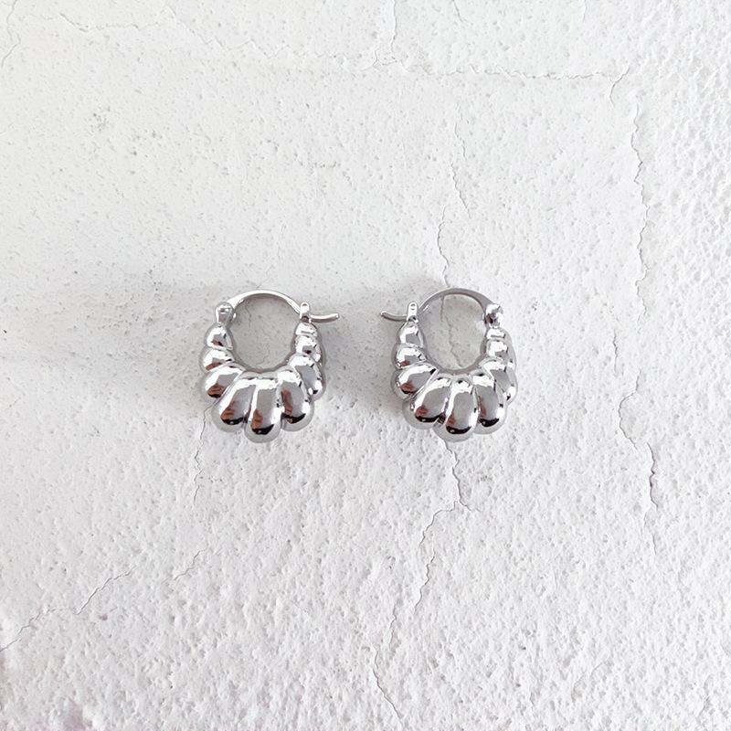 

Croissant earrings women ins retro earrings niche design sense personality simple vintage earrings temperament срібний
